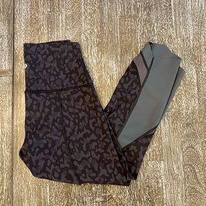 Lululemon Wunder Under Crop High-Rise *Roll Down Scallop Full-On Luxtreme 23”